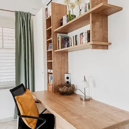 View Seecorso Velden am Wörthersee