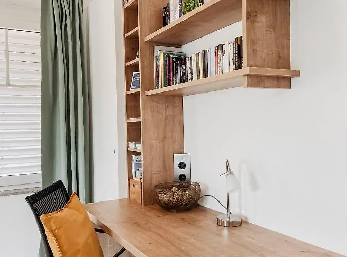 View Seecorso Velden am Wörthersee